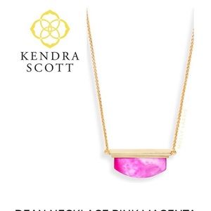Kendra Scott Dean necklace in Magenta Pearl